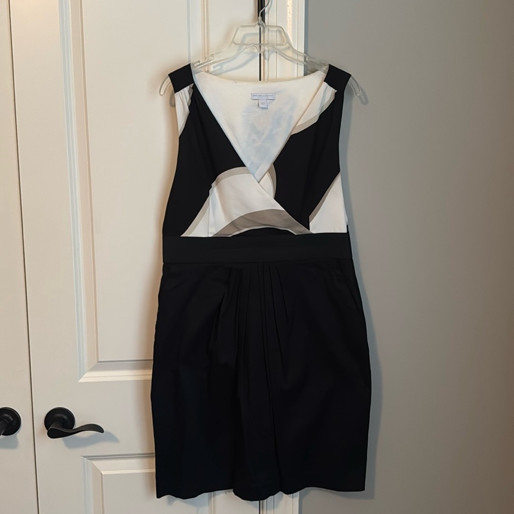 NY & Co cute stretchy dress with pockets!